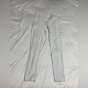 Lululemon 25” white leggings with pockets